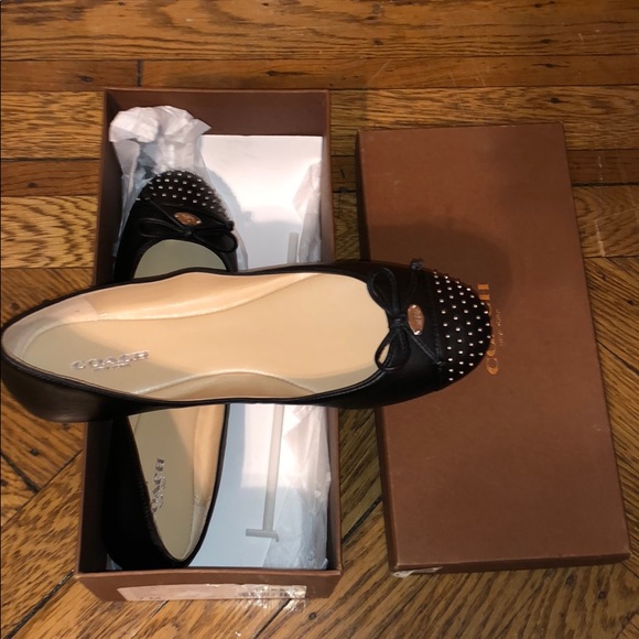 NWT IN BOX Coach Doreen Classic Nappa flats - Picture 3 of 5